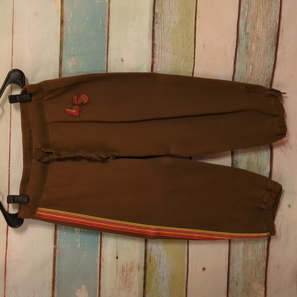 Arizona Brown Capris - Picture 2 of 6